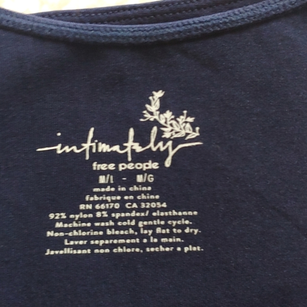 NWT Free People Intimately Navy Blue Scoop Neck Crop Tank Top Size M/L - Picture 3 of 6
